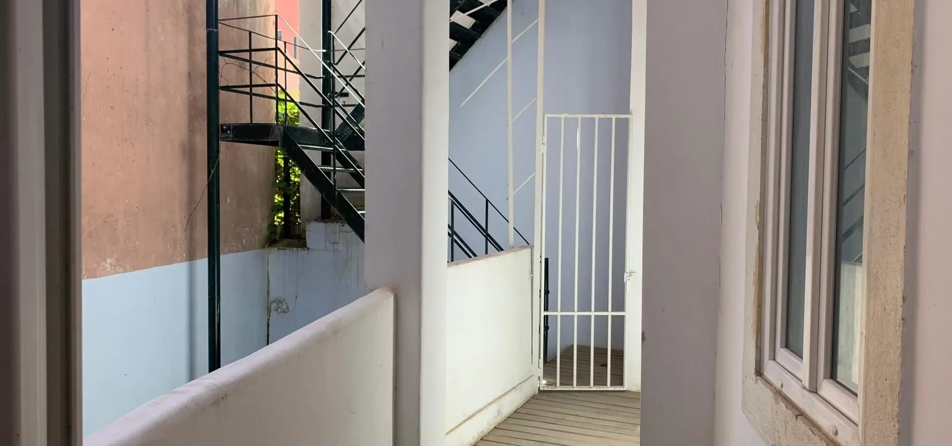 Apartamento T1 com Mezzanine | Totalmente renovado | Campo de Ourique