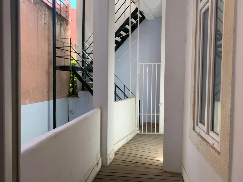 Apartamento T1 com Mezzanine | Totalmente renovado | Campo de Ourique