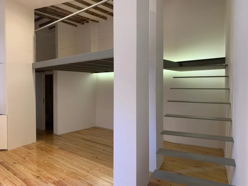Apartamento T1 com Mezzanine | Totalmente renovado | Campo de Ourique