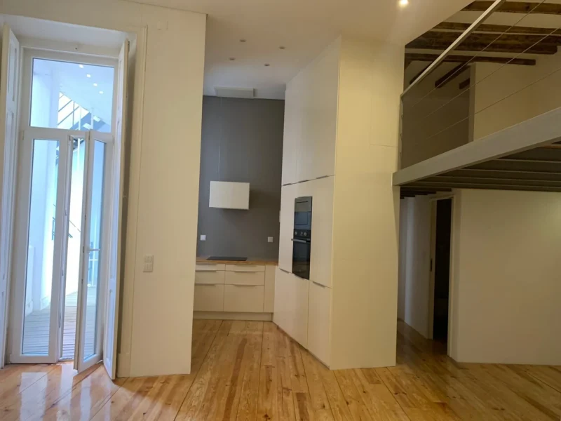 Apartamento T1 com Mezzanine | Totalmente renovado | Campo de Ourique