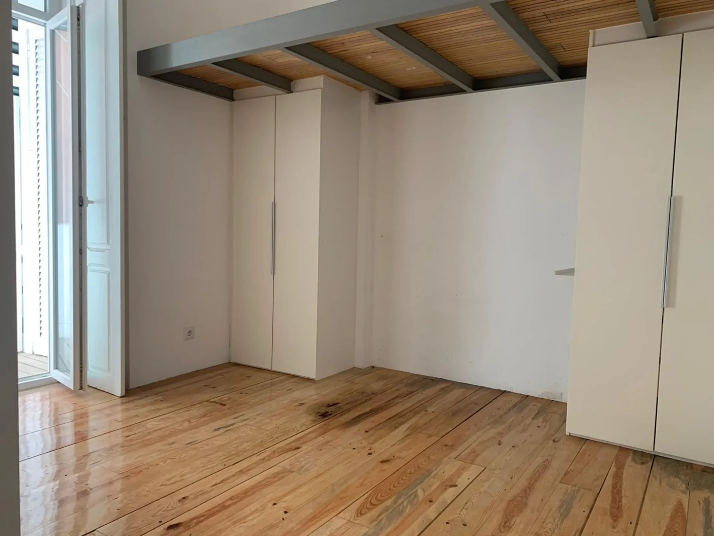 Apartamento T1 com Mezzanine | Totalmente renovado | Campo de Ourique — foto 7