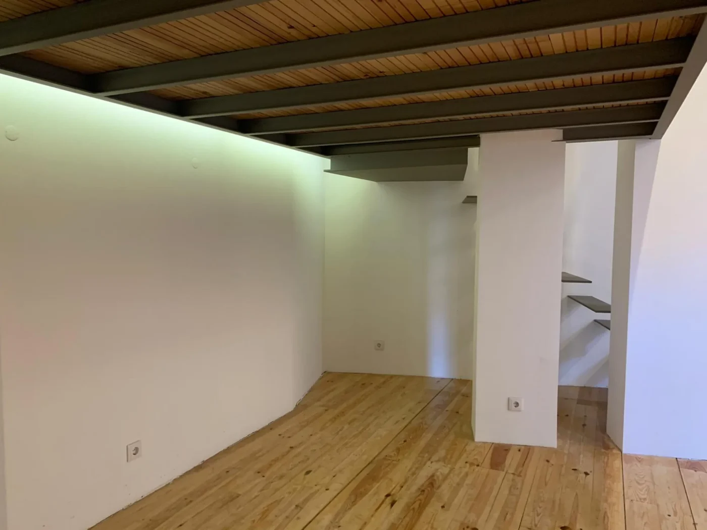 Apartamento T1 com Mezzanine | Totalmente renovado | Campo de Ourique — foto 10