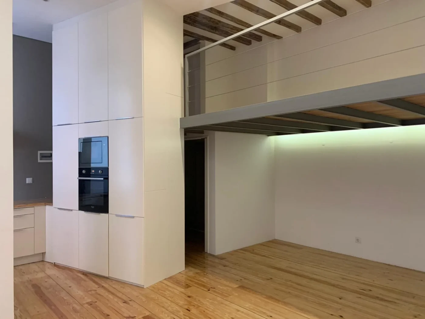Apartamento T1 com Mezzanine | Totalmente renovado | Campo de Ourique — foto 14