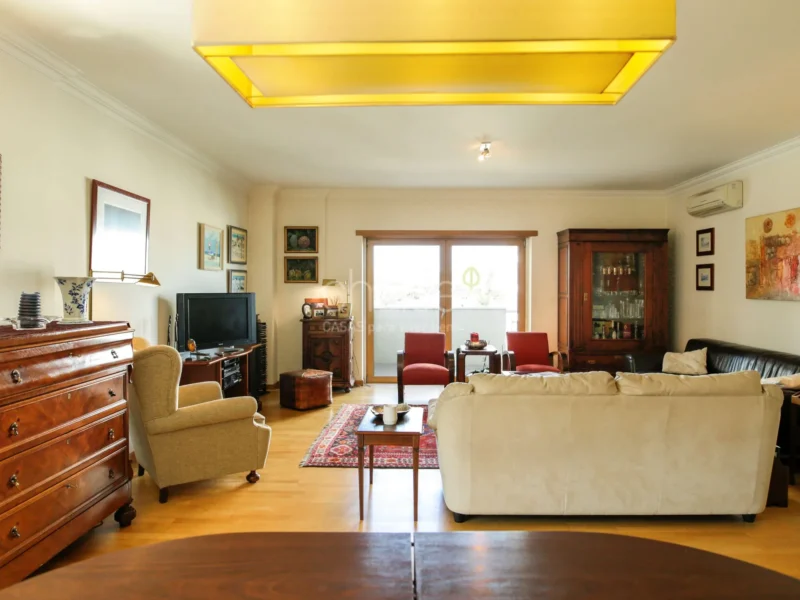 Apartamento T4, Alfragide, Excelente Estado