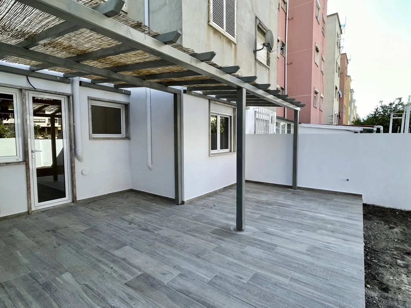 T2 Totalmente Renovado com Logradouro de 59 m², Benfica — foto 8