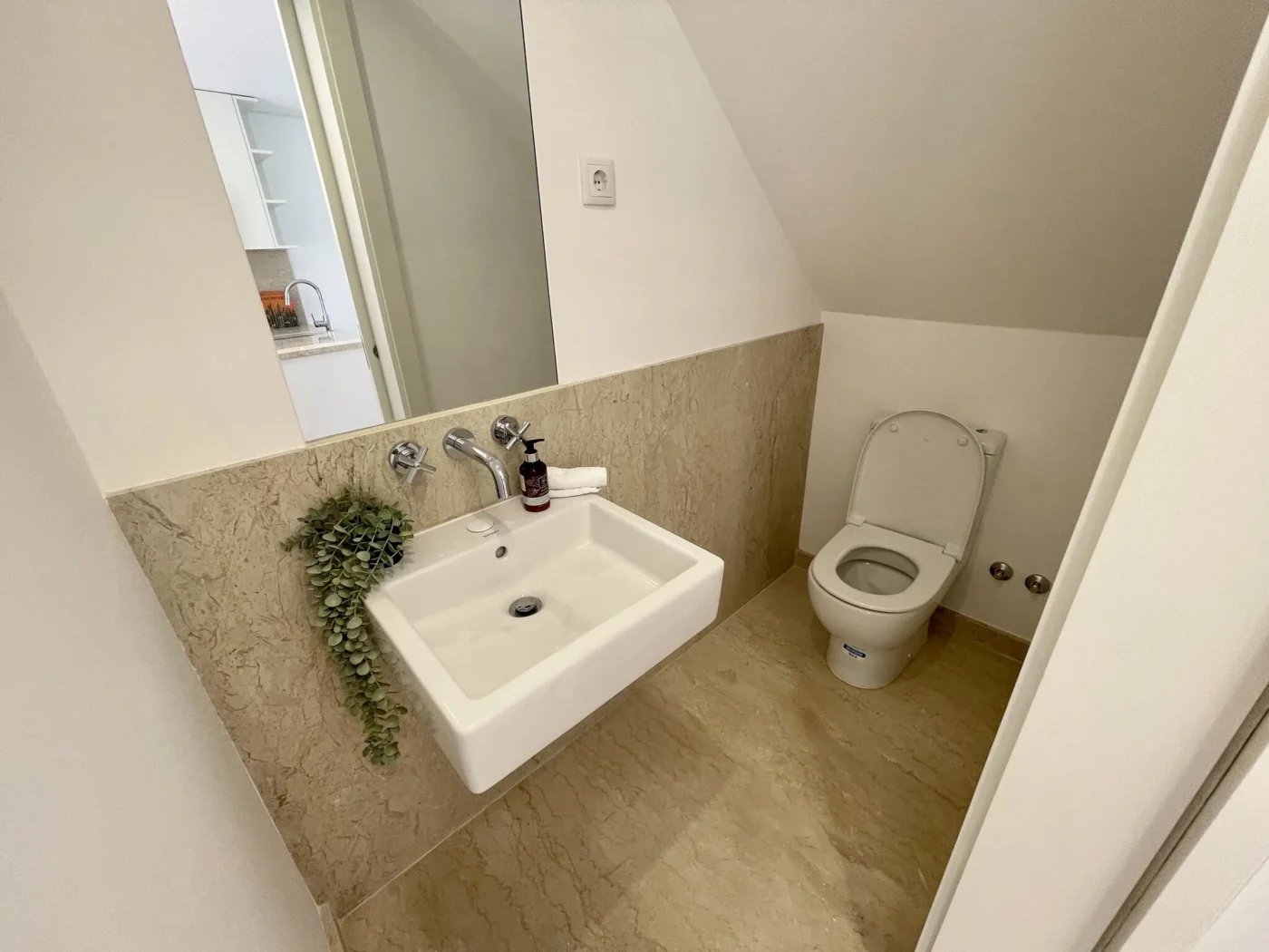 T2 Duplex totalmente renovado em Arroios — foto 14