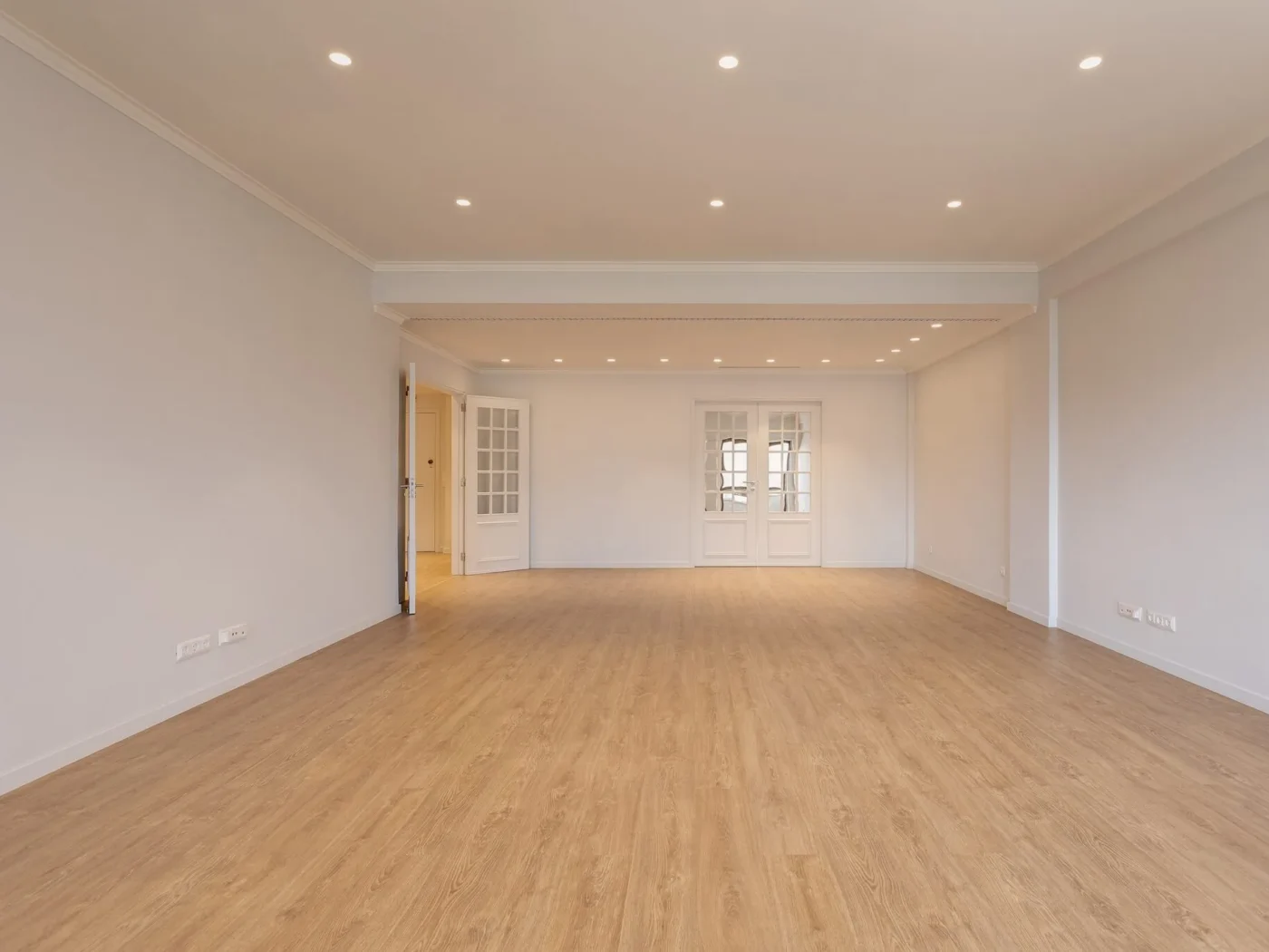 Apartamento T4 + Garagem | Av. Forças Armadas | Totalmente Renovado — foto 7