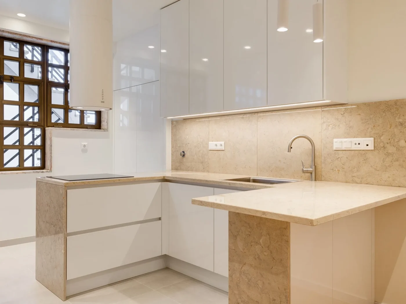 Apartamento T4 + Garagem | Av. Forças Armadas | Totalmente Renovado — foto 11