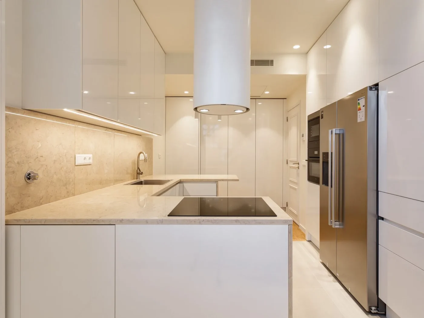 Apartamento T4 + Garagem | Av. Forças Armadas | Totalmente Renovado — foto 12