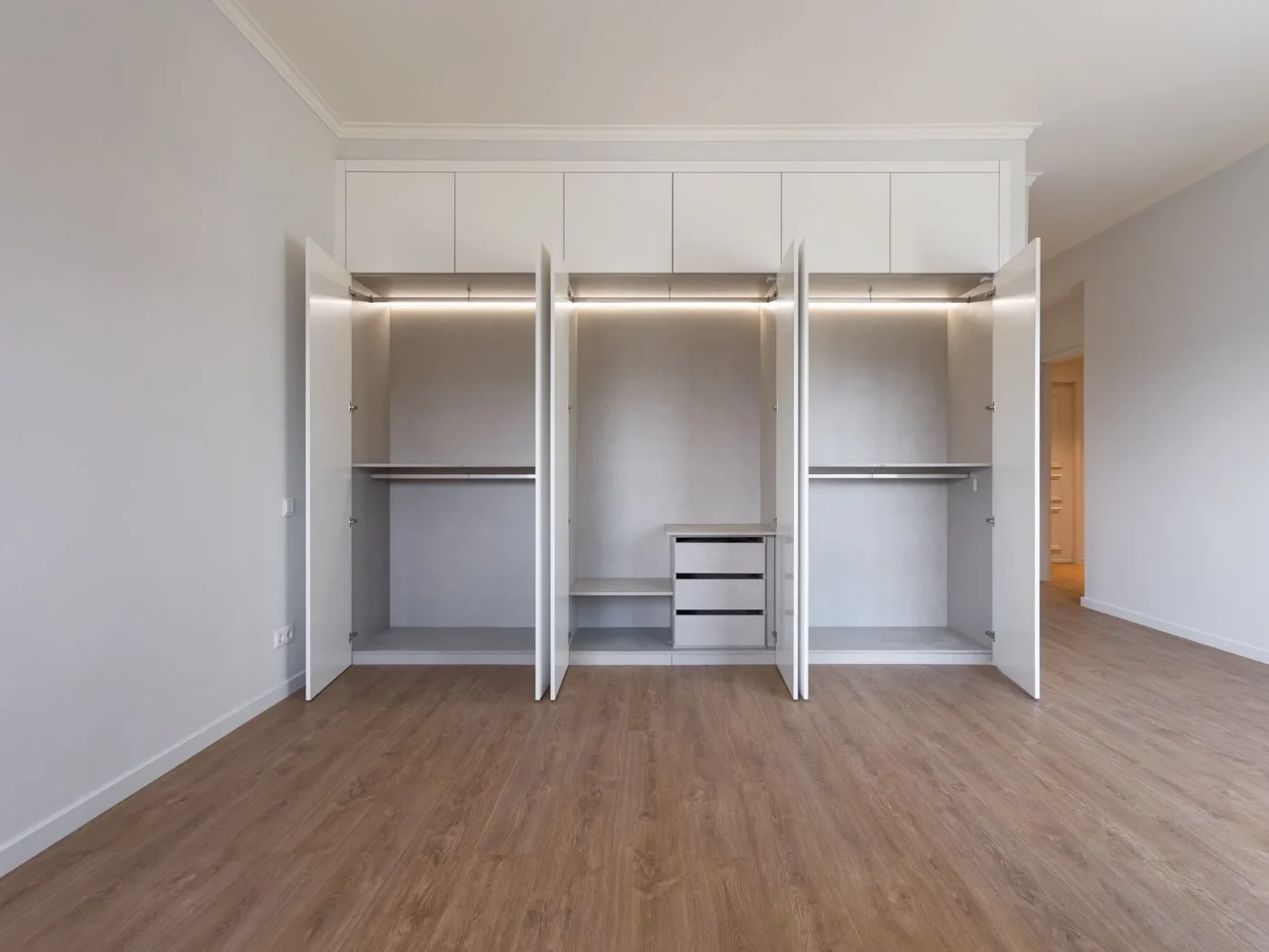 Apartamento T4 + Garagem | Av. Forças Armadas | Totalmente Renovado — foto 19