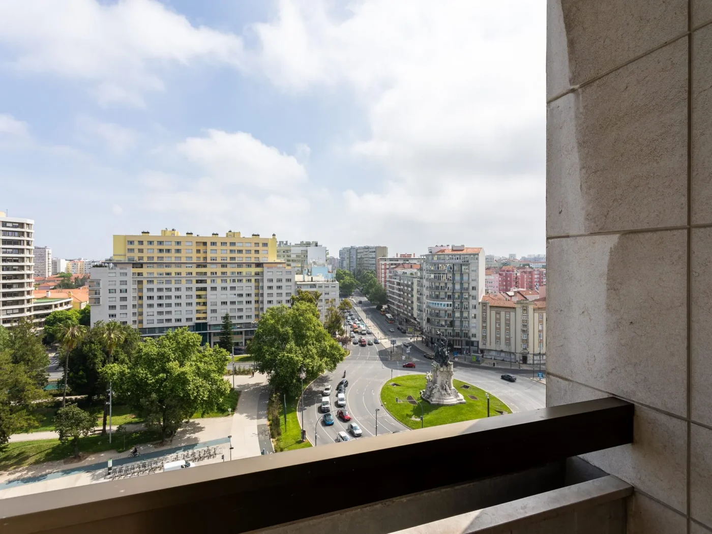 Apartamento T4 + Garagem | Av. Forças Armadas | Totalmente Renovado — foto 21