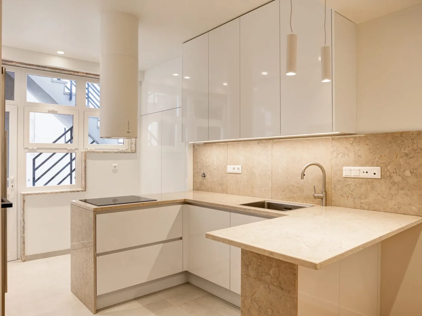 Apartamento T4 + Garagem | Av. Forças Armadas | Totalmente Renovado — foto 40