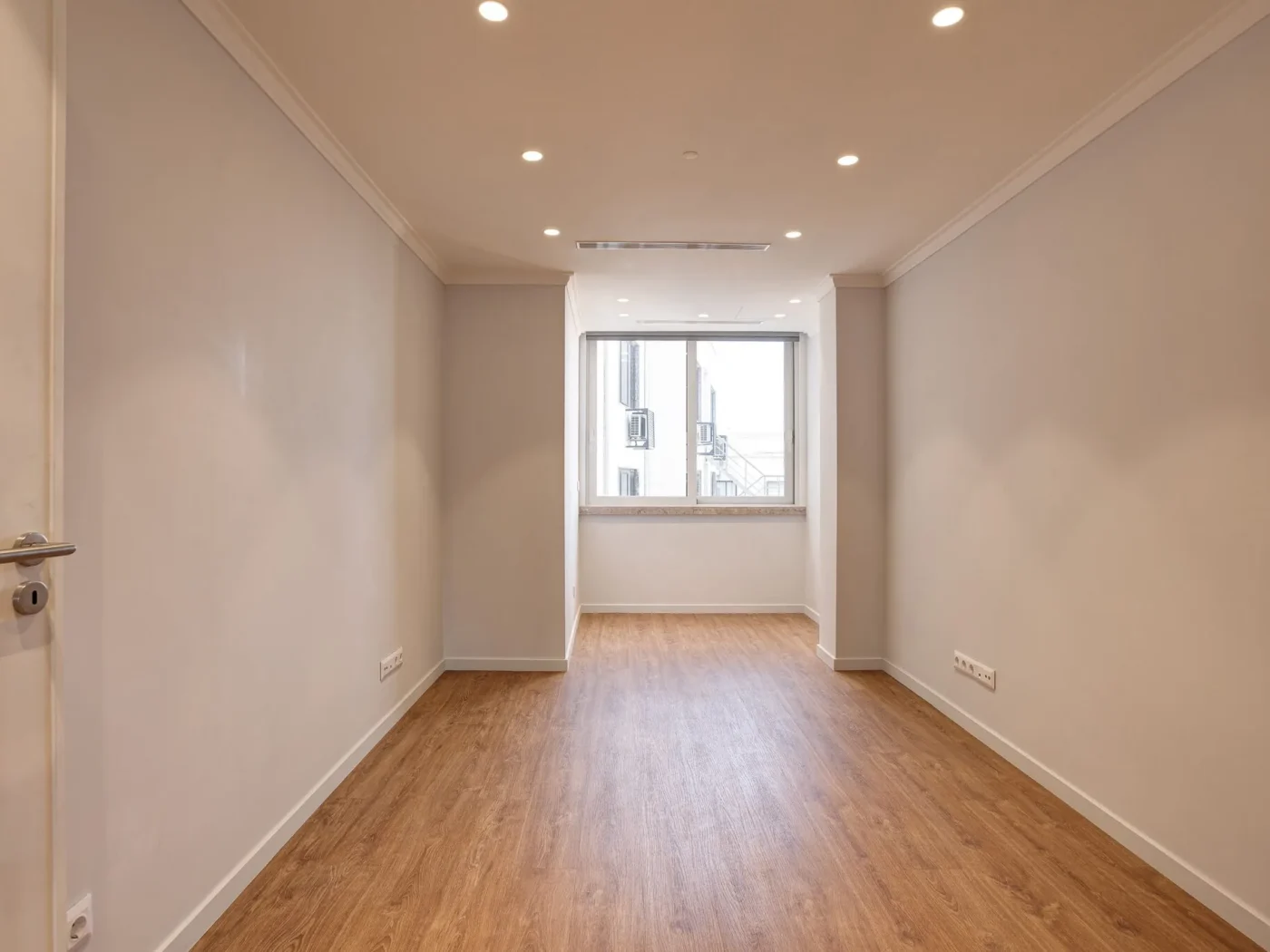 Apartamento T4 + Garagem | Av. Forças Armadas | Totalmente Renovado — foto 42