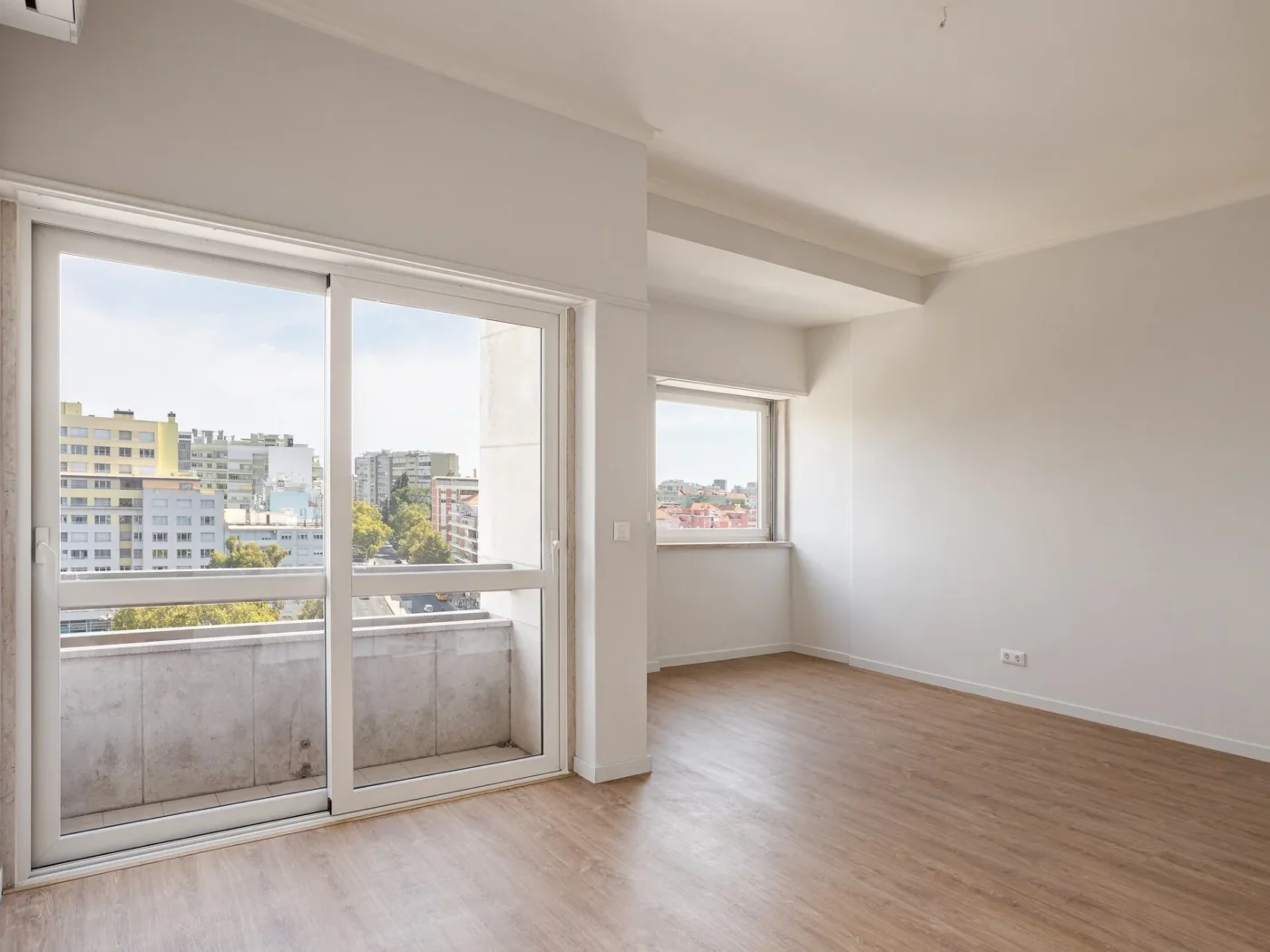 Apartamento T4 + Garagem | Av. Forças Armadas | Totalmente Renovado — foto 44