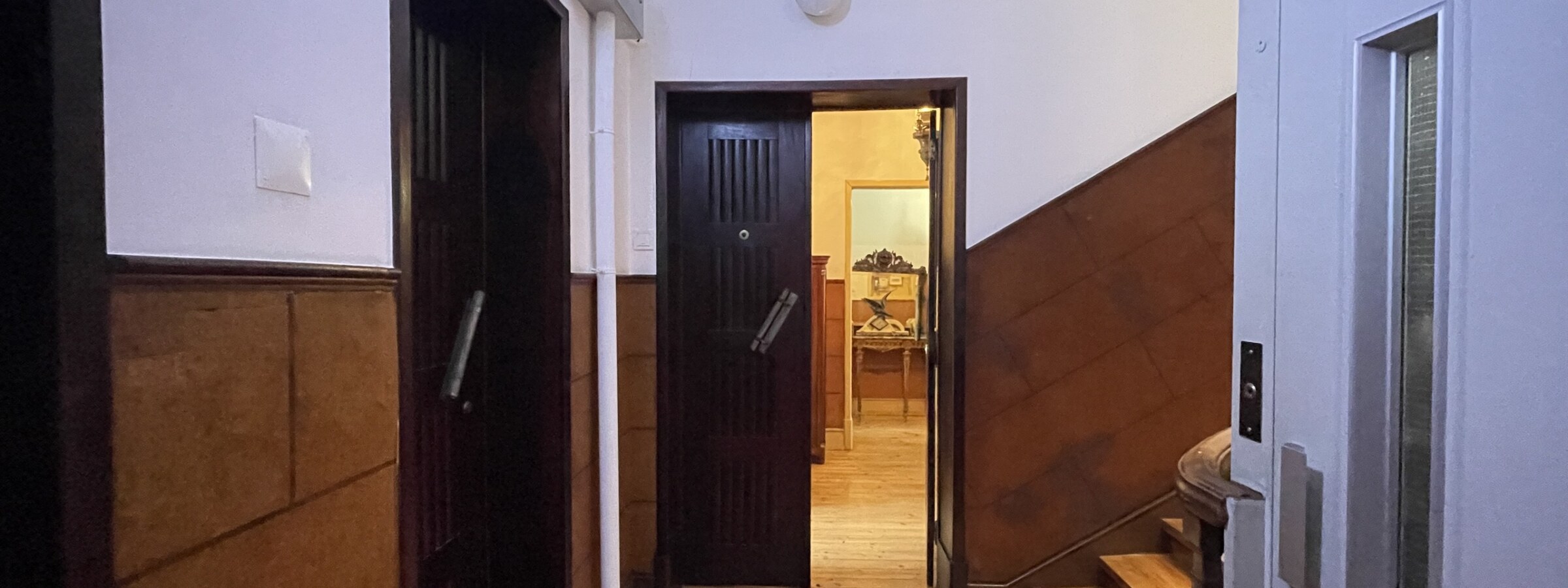Apartamento T5 | Praça João do Rio | Para renovação | 160 m² | Muita luz