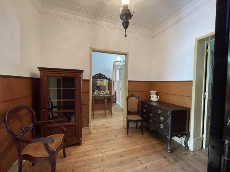 Apartamento T5 | Praça João do Rio | Para renovação | 160 m² | Muita luz