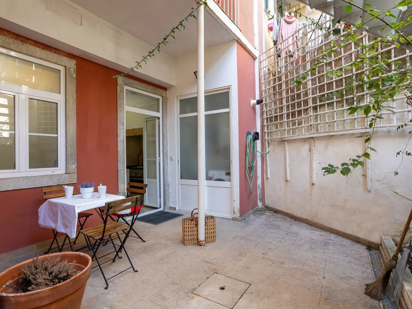 T2 | Terraço | Lisboa | muita luz | Renovado com Charme — foto 17