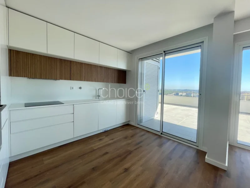 T2 com terraço virado para o rio + box