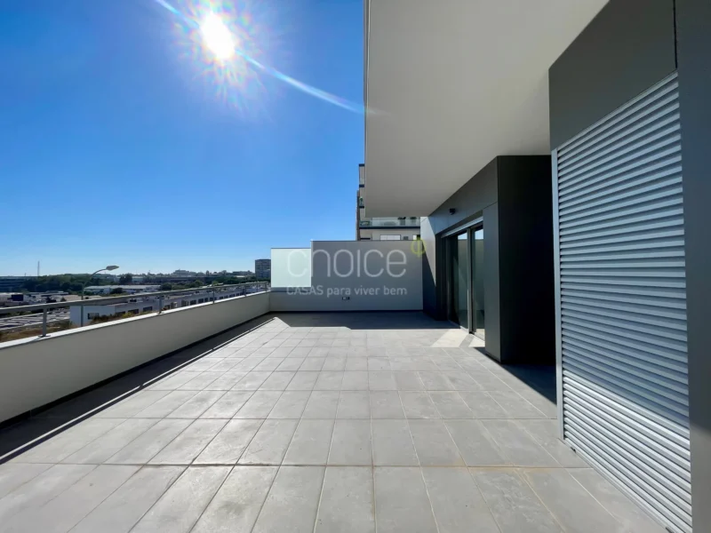 T2 com terraço virado para o rio + box
