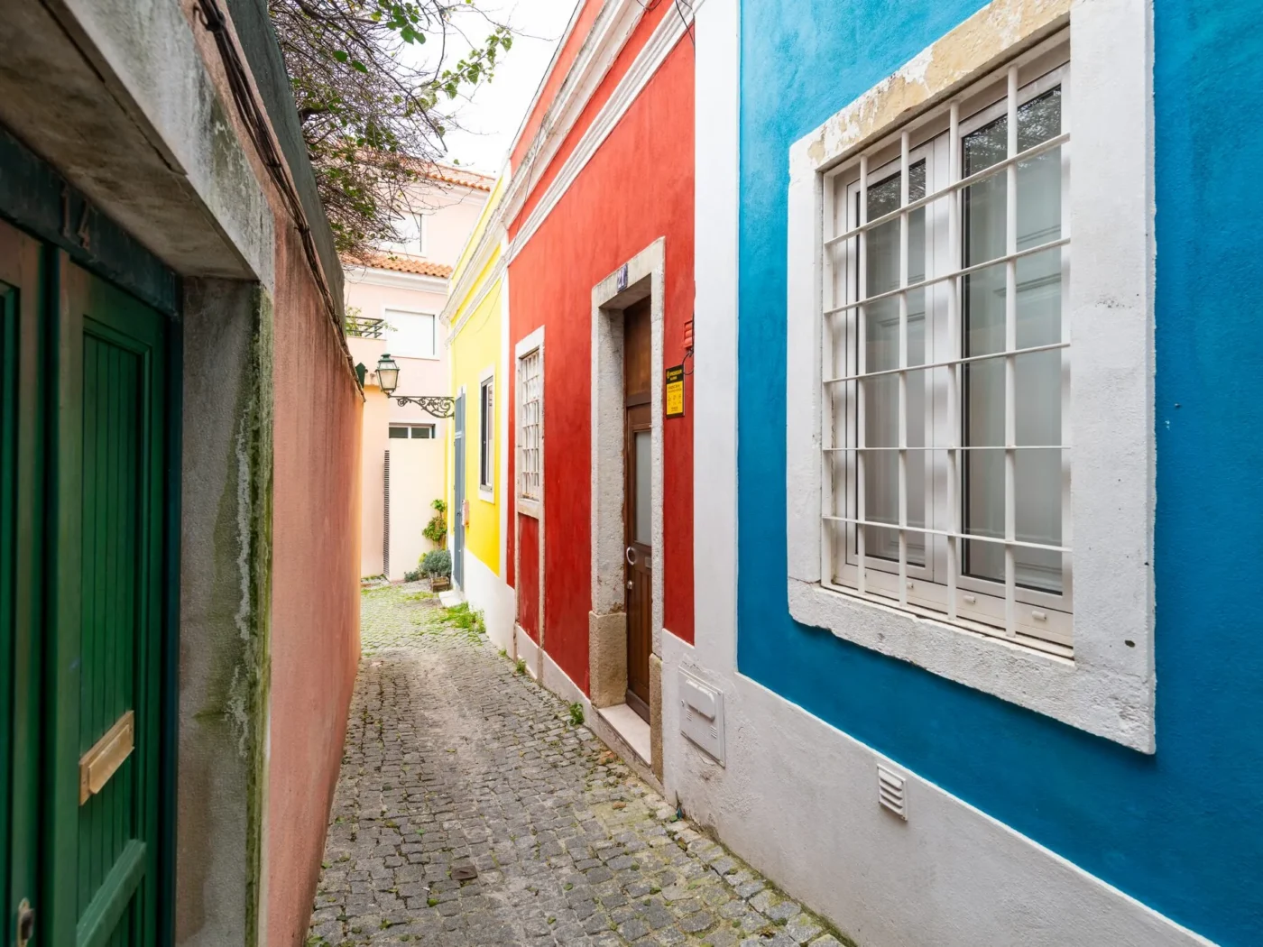 Moradia T2 com Charme em Rua Típica | Próximo da Assembleia da República e Praça das Flores — foto 28