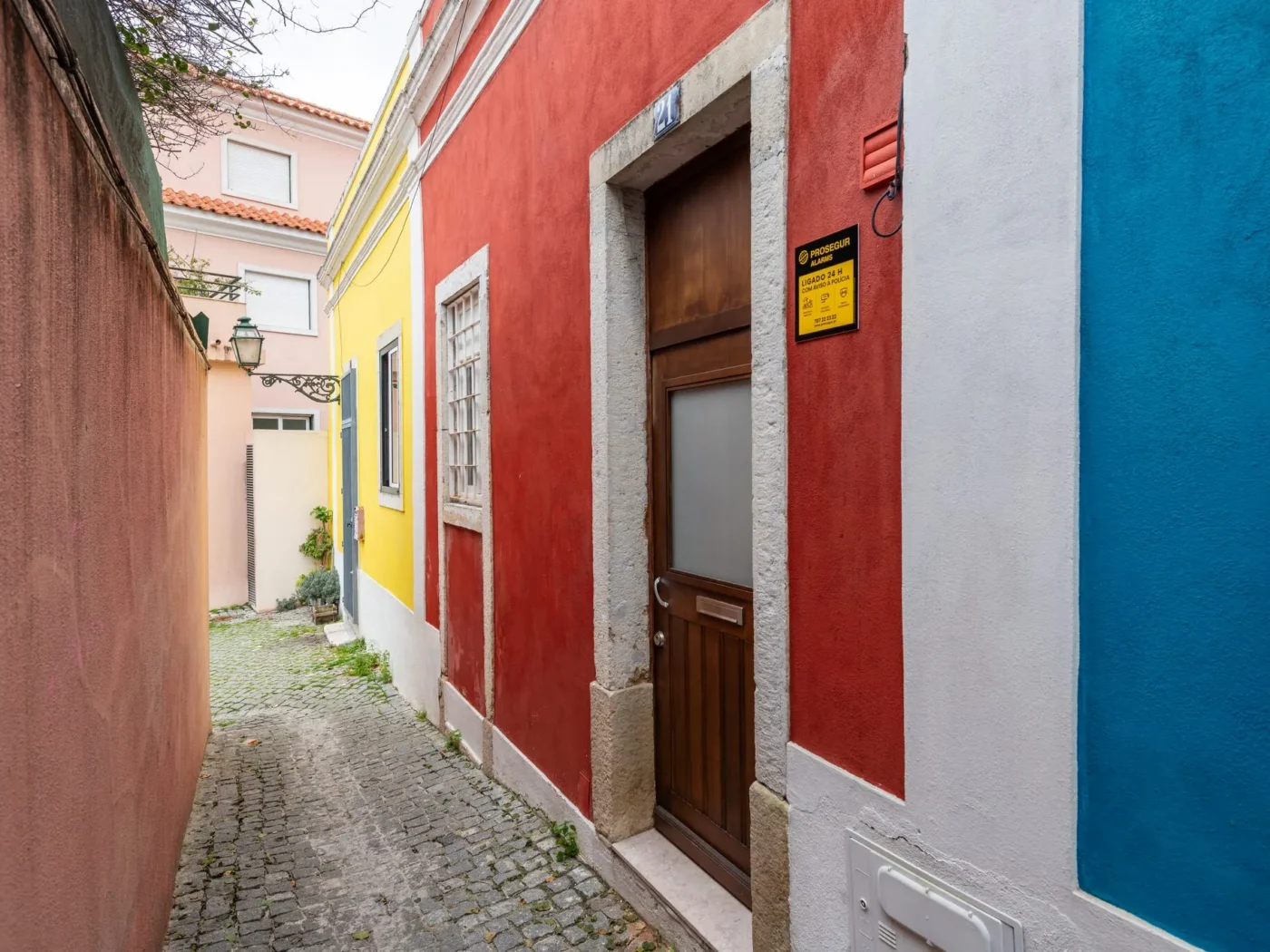 Moradia T2 com Charme em Rua Típica | Próximo da Assembleia da República e Praça das Flores — foto 30