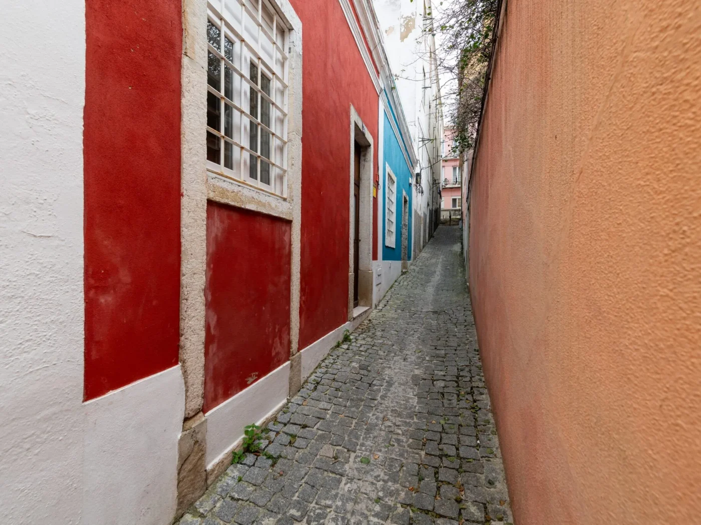 Moradia T2 com Charme em Rua Típica | Próximo da Assembleia da República e Praça das Flores — foto 31