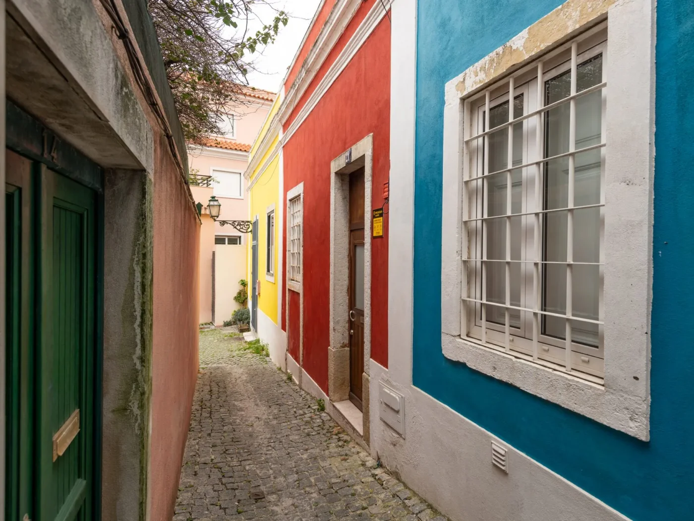Moradia T2 com Charme em Rua Típica | Próximo da Assembleia da República e Praça das Flores — foto 35
