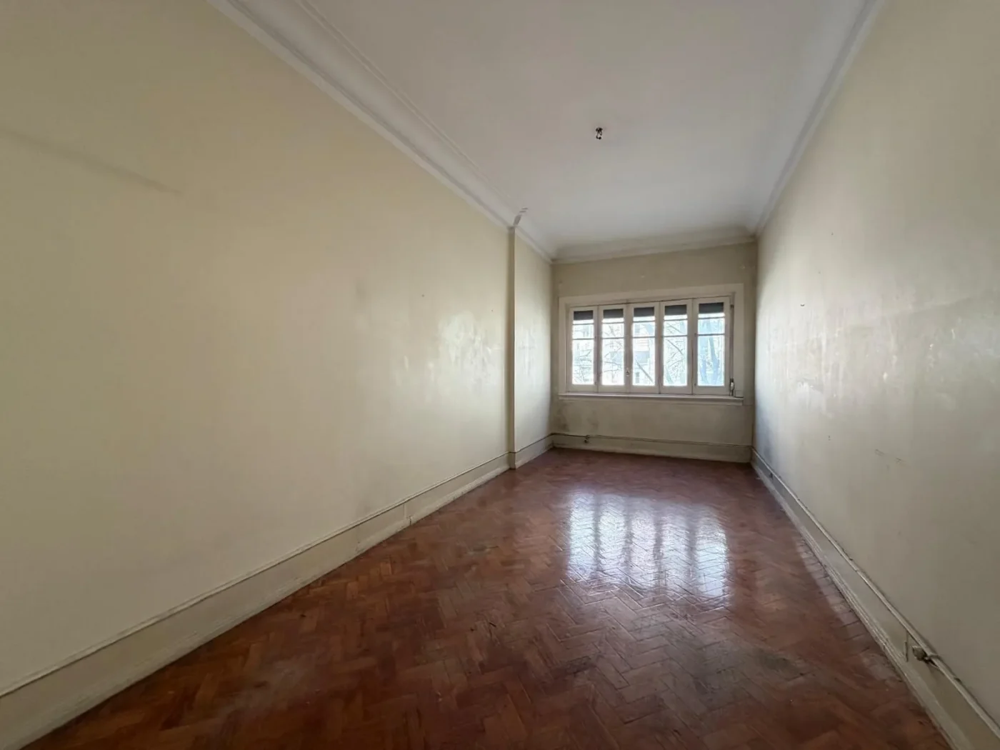 T3+1 de Charme com 150 m² | Av. Elias Garcia | Ao lado da Gulbenkian | Para Remodelar — foto 10