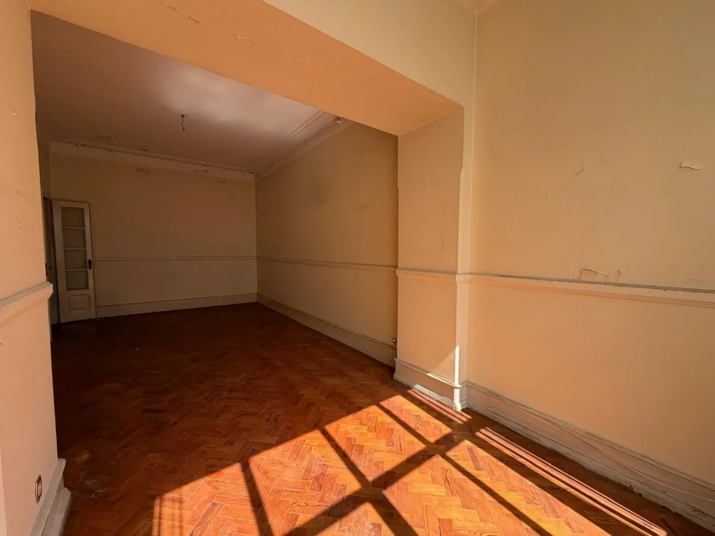 T3+1 de Charme com 150 m² | Av. Elias Garcia | Ao lado da Gulbenkian | Para Remodelar — foto 12