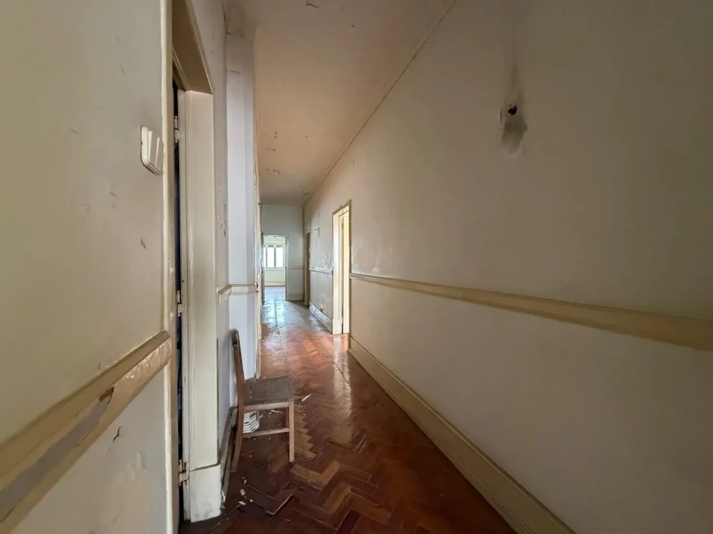 T3+1 de Charme com 150 m² | Av. Elias Garcia | Ao lado da Gulbenkian | Para Remodelar — foto 16