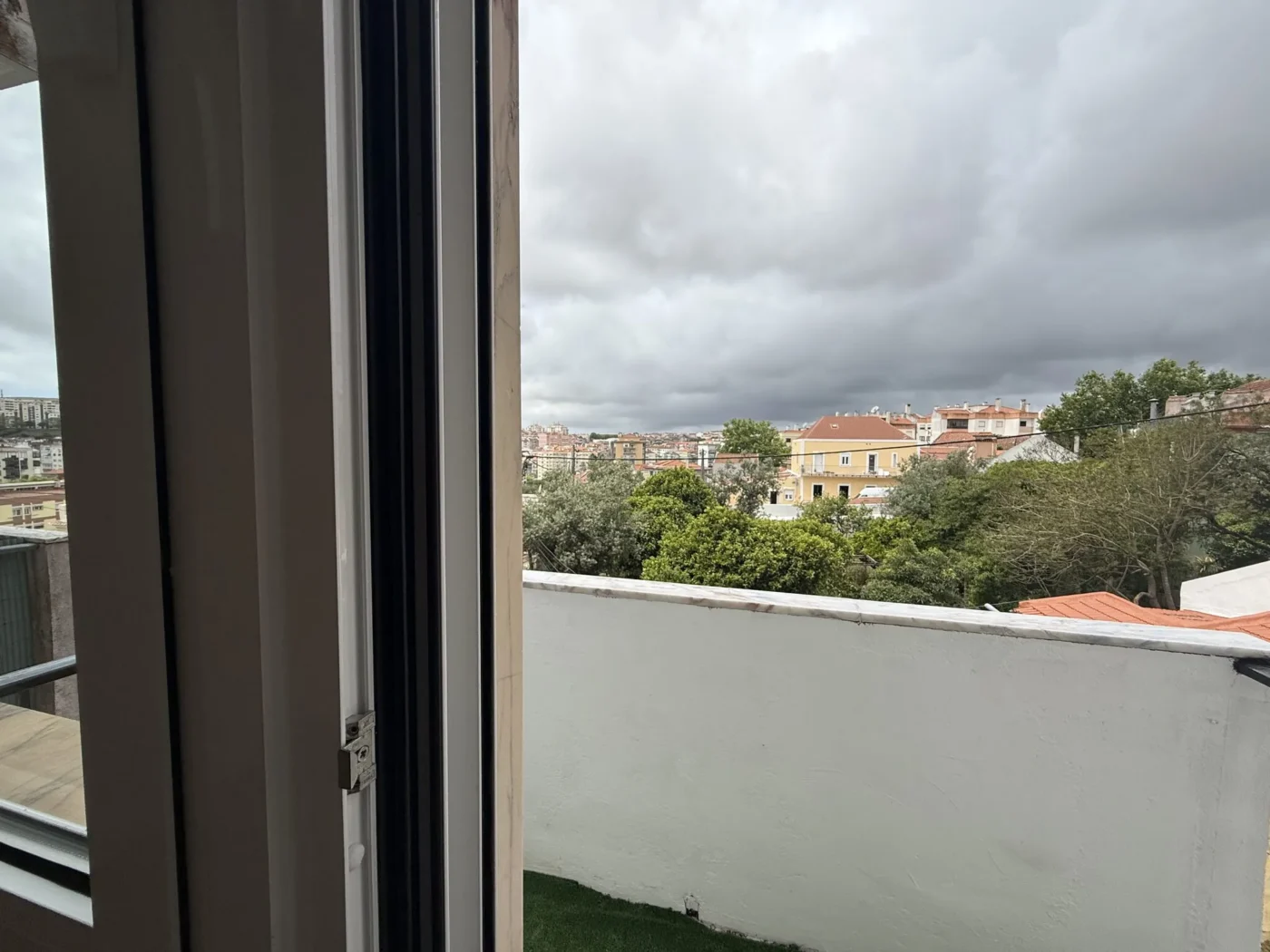 T2 Totalmente Remodelado com Varanda | Excelente Luz Natural | Agualva-Cacém — foto 38